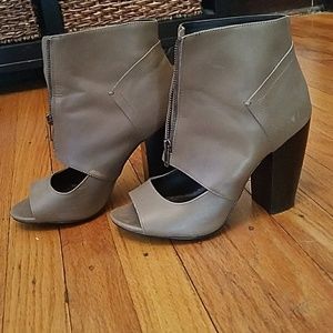 Kelsi Dagger peep toe booties